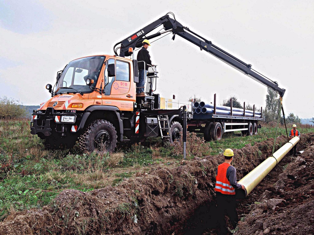 越玩越野吊装(奔驰unimog 4x4底盘)随车吊图集