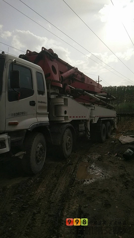 出售09年福田雷萨45米泵车