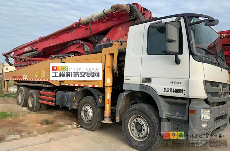 出售18年三一奔驰56米泵车
